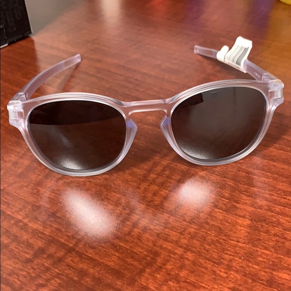 oakley latch matte clear